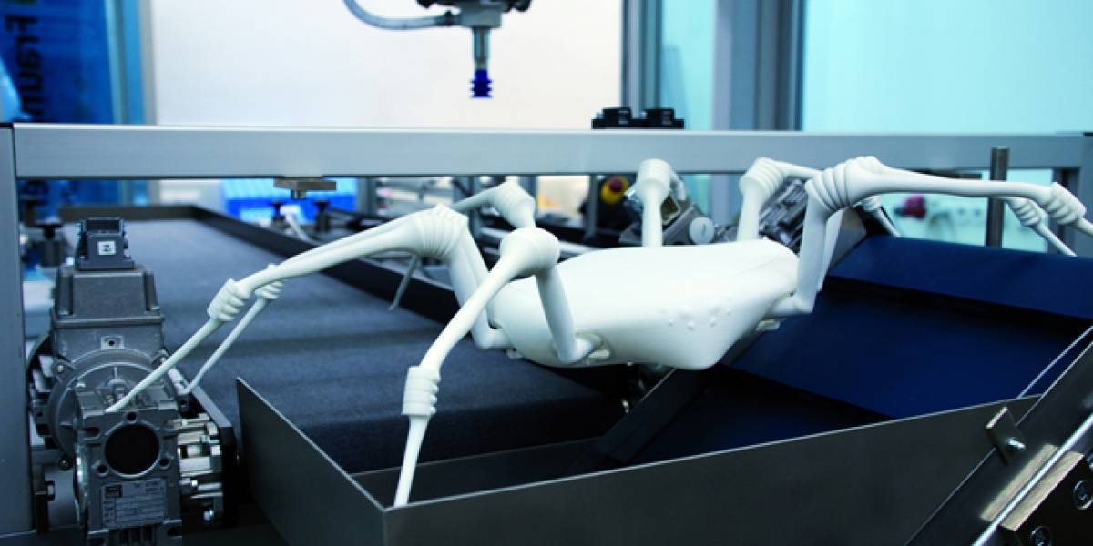 Robot-Araña llega donde Spiderman no puede