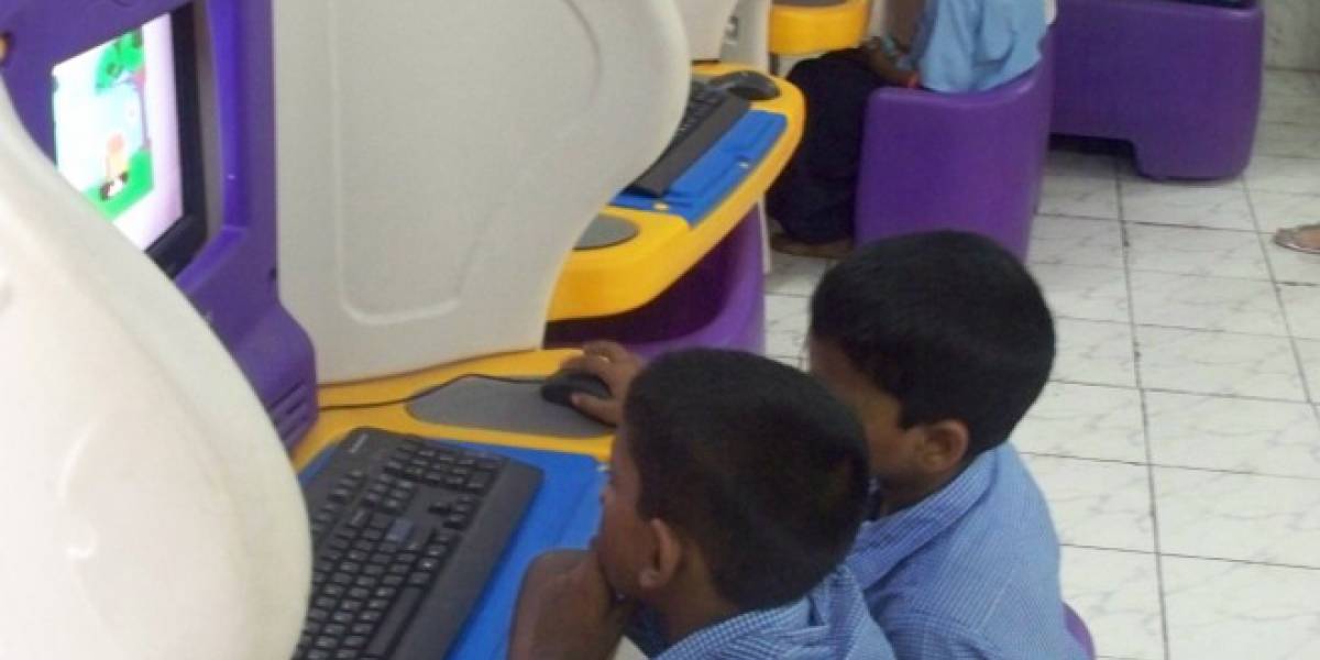 Bill Gates opina que sólo entregar PCs a los niños en las escuelas no sirve