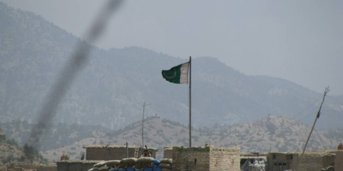 Talibanes amenazan a tiendas en Pakistán por vender ringtones y videoclips