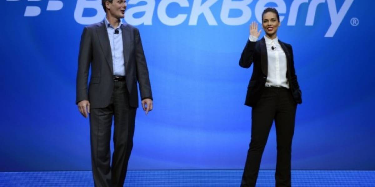 Alicia Keys, Directora Creativa Global de BlackBerry, twittea desde un iPhone