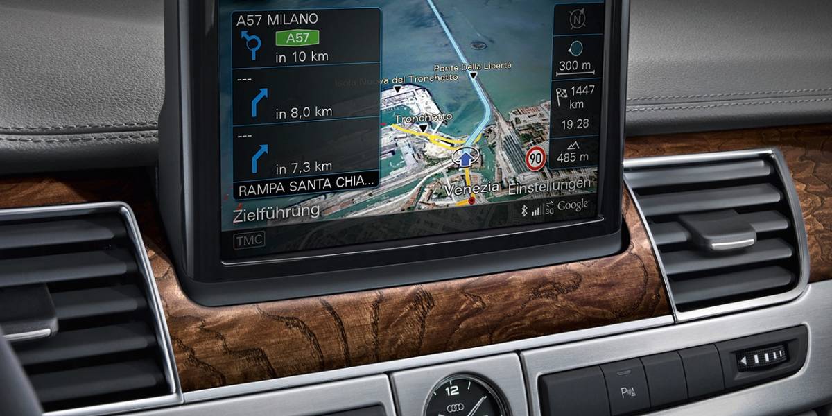 Audi A8 con Google Earth y 3G