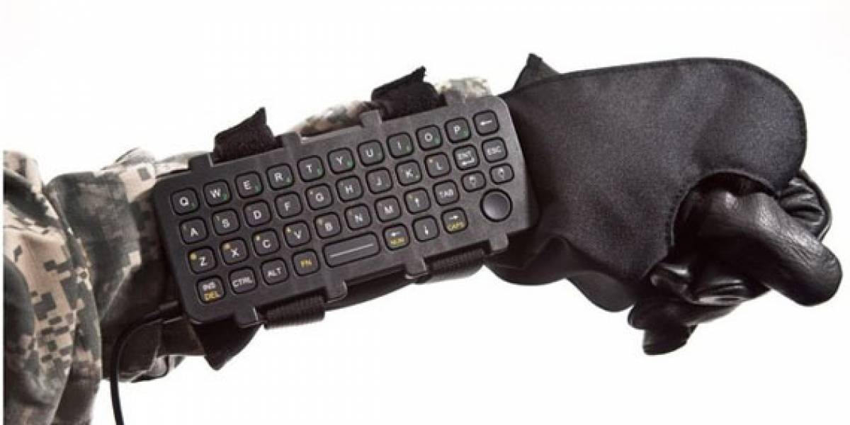 AK-39: Teclado de muñeca para uso militar