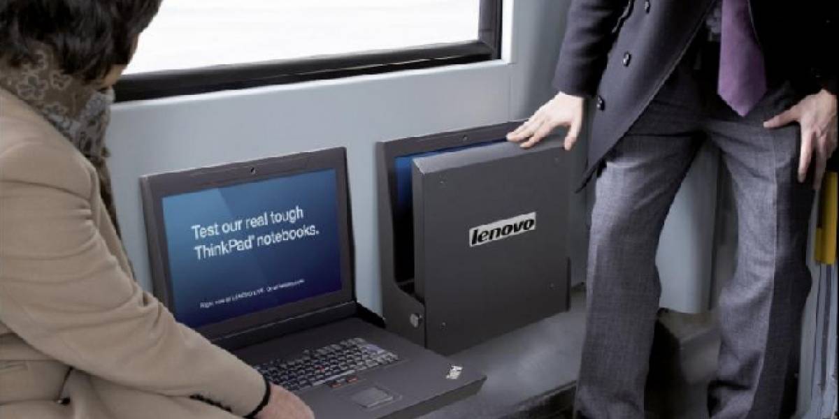 Lenovo invita a las personas a sentarse sobre su Thinkpad