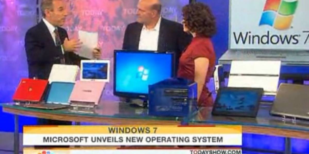 Un MacBook Pro aparece durante una presentación de Windows 7