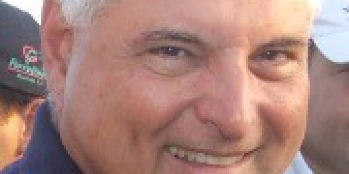 Presidente panameño prometió laptops para todos