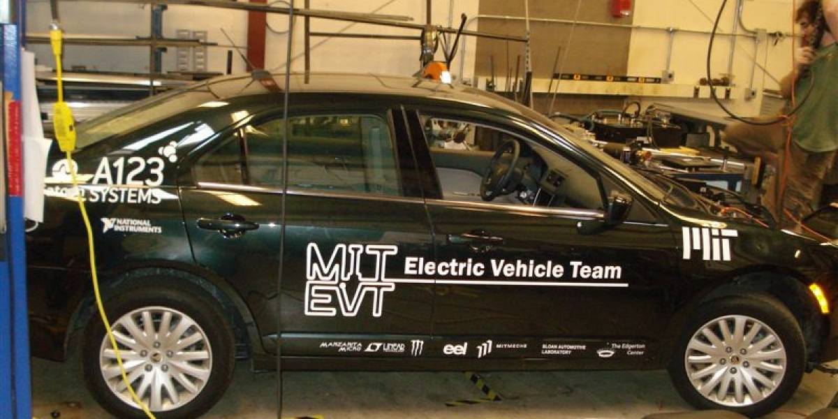 Estudiantes del MIT trabajan en un auto eléctrico recargable en 11 minutos