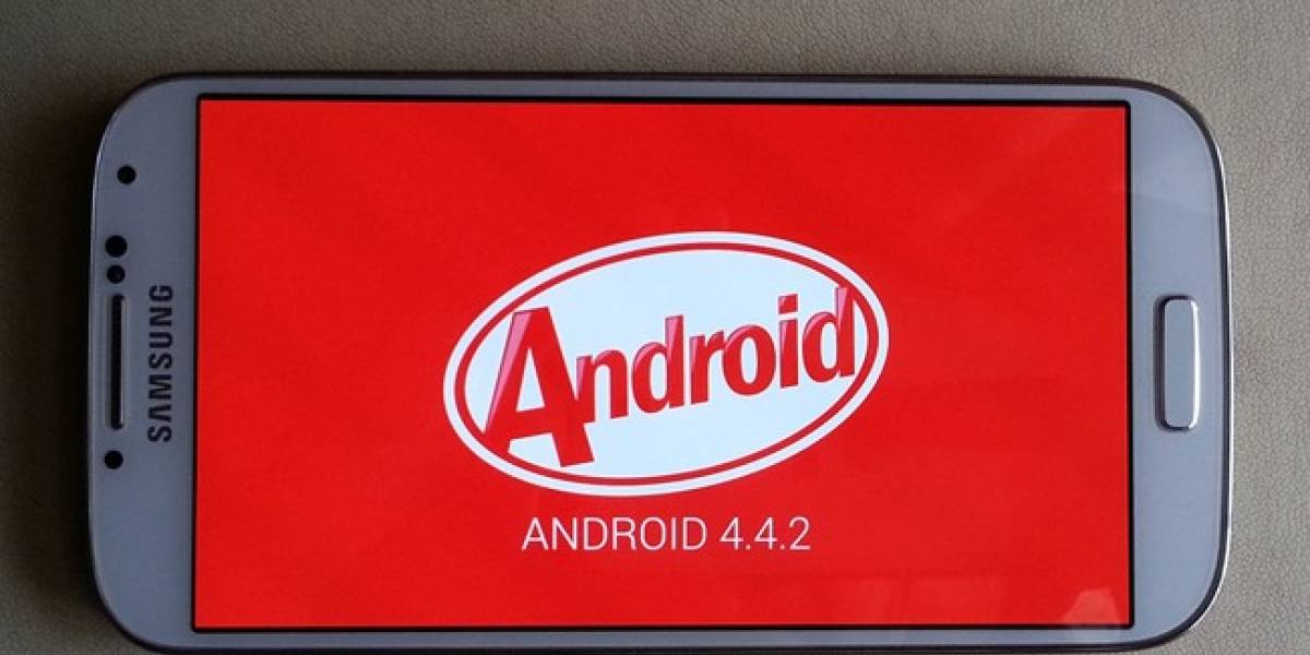 La barra de estado TouchWiz en equipos Samsung mantendrá colores de Android KitKat