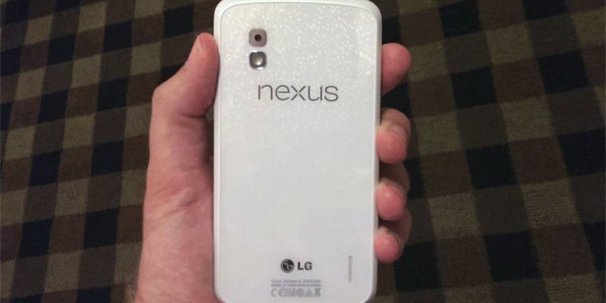 El Nexus 4 blanco debería llegar en Junio, y con Android 4.3