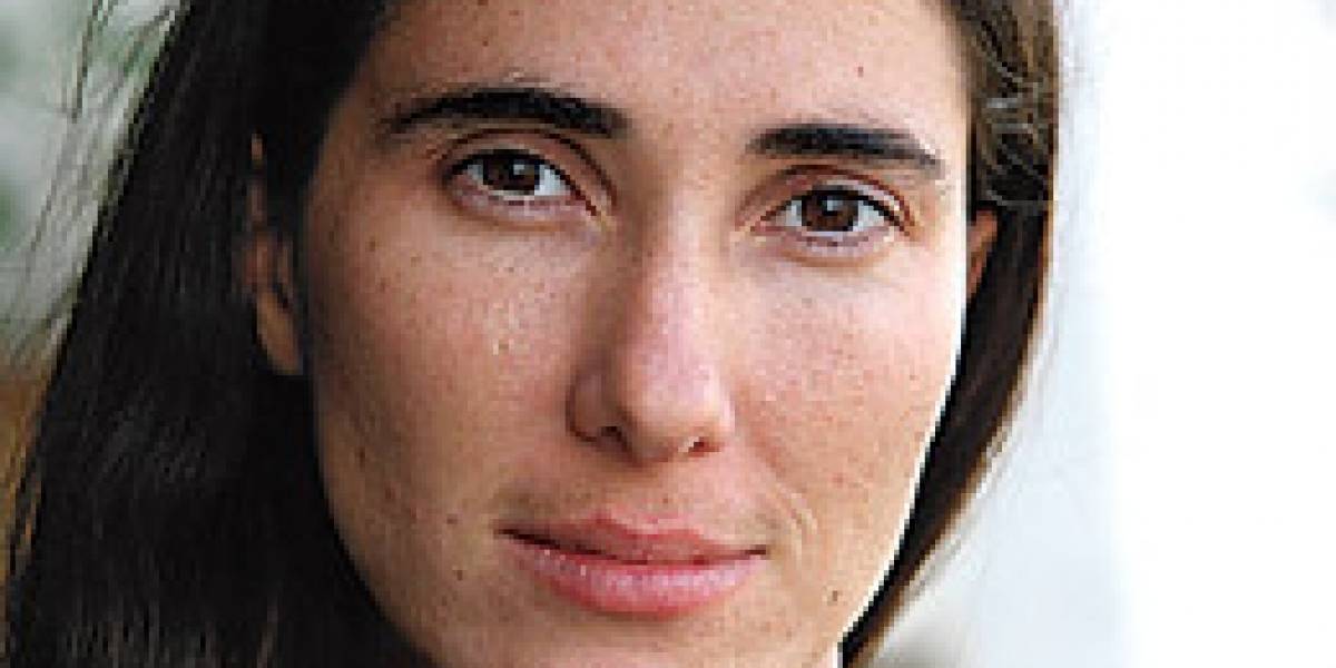 Bloguera cubana Yoani Sánchez pide ayuda para ir a Chile
