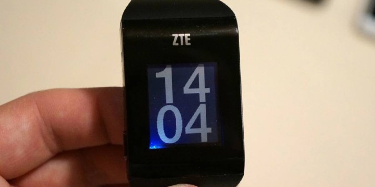 ZTE muestra un prototipo de su smartwatch BlueWatch en #CES2014