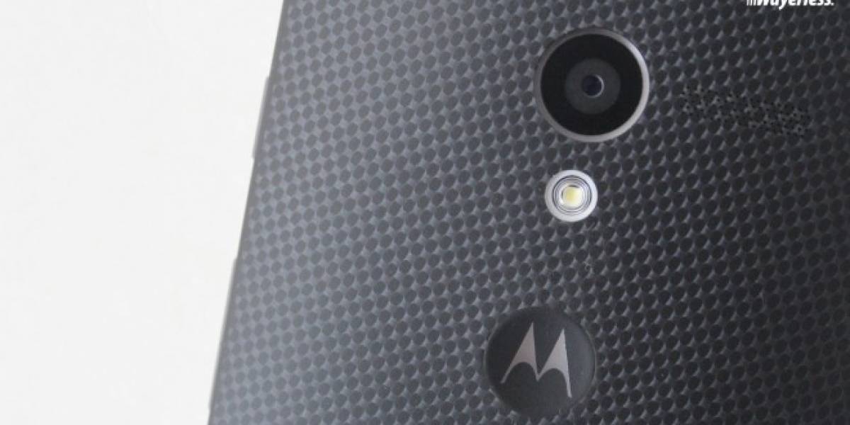 Motorola actualiza su app de cámara para capturar fotos con teclas de volumen.