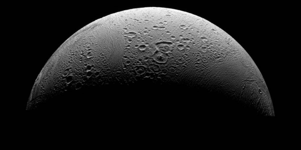 Cassini envía imágenes de Enceladus