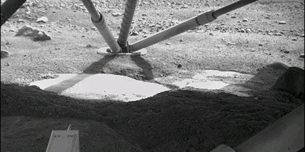Phoenix descubre señales de agua en Marte