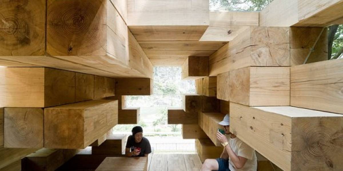 ¿Super Yenga? ¿Tetris en la vida real? Tan solo una casa de madera