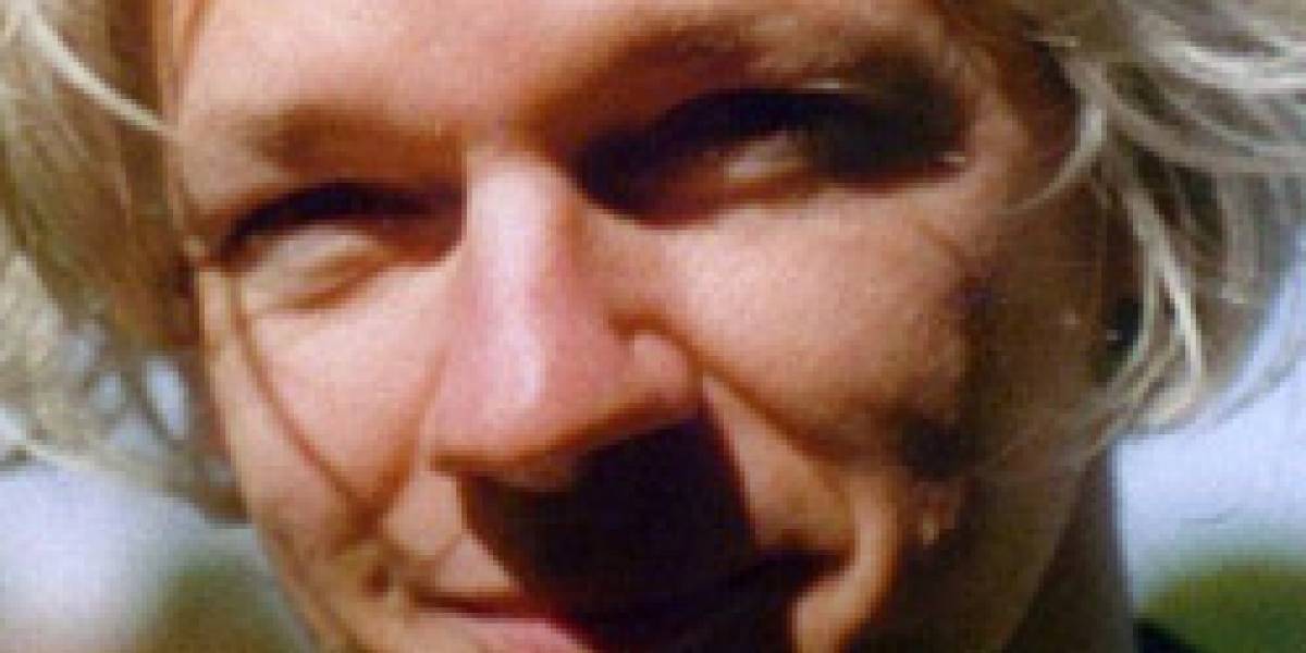 Fundador de WikiLeaks es acusado falsamente de violación y acoso sexual