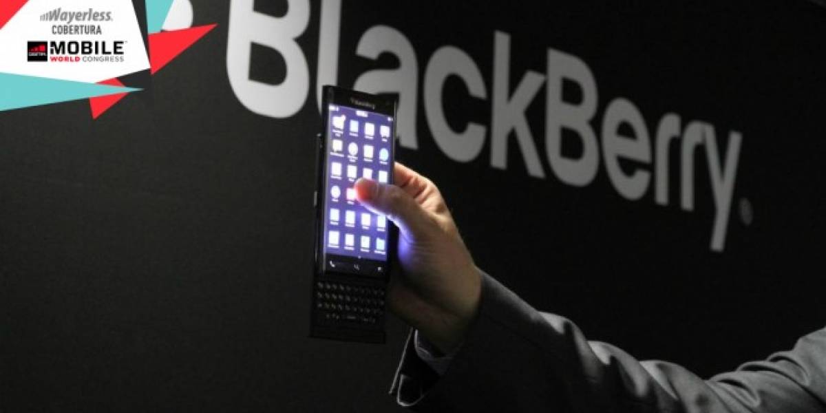 BlackBerry muestra teléfono con pantalla curva y teclado deslizable #MWC15