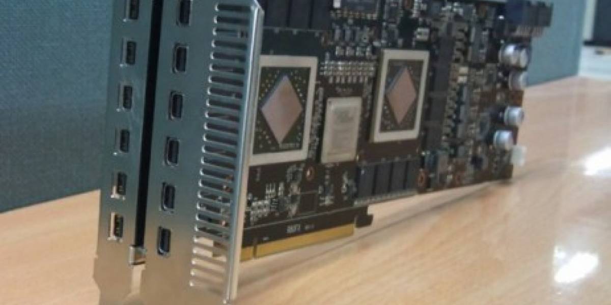 Prototipo de HD 5970 soportando 12 monitores