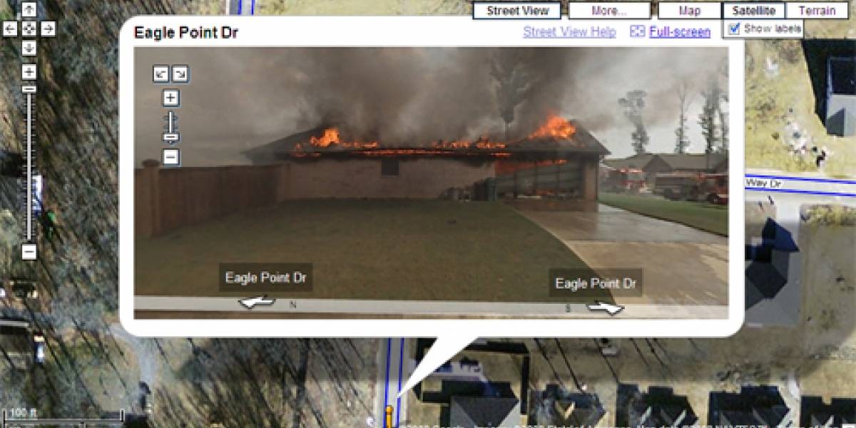 Casa en llamas en Google Street View
