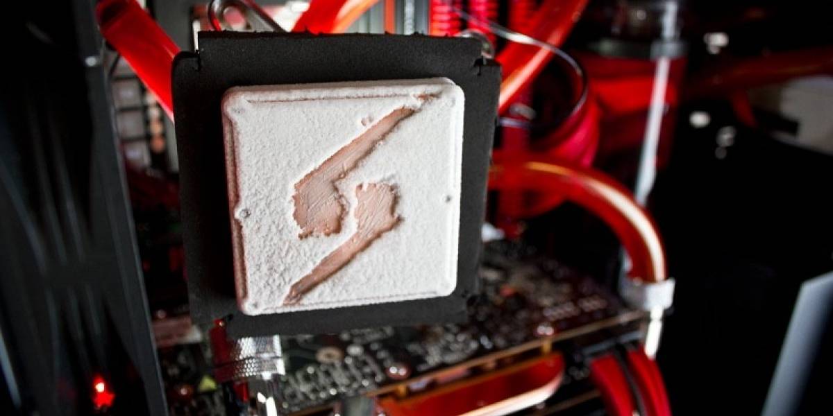 Monstruoso Sub-zero Liquid Chilled de Digital Storm