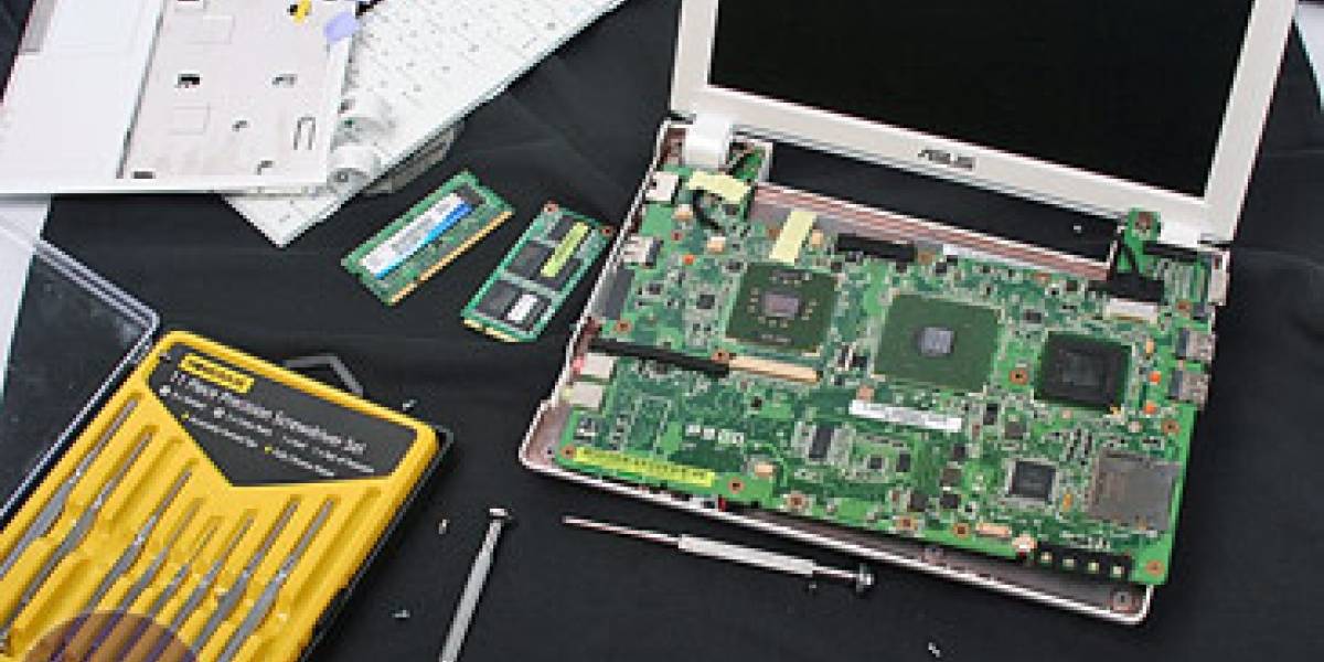 Asus Eee PC 900 al desnudo