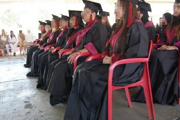 Se gradúan de la preparatoria 64 personas en reclusorios de Jalisco