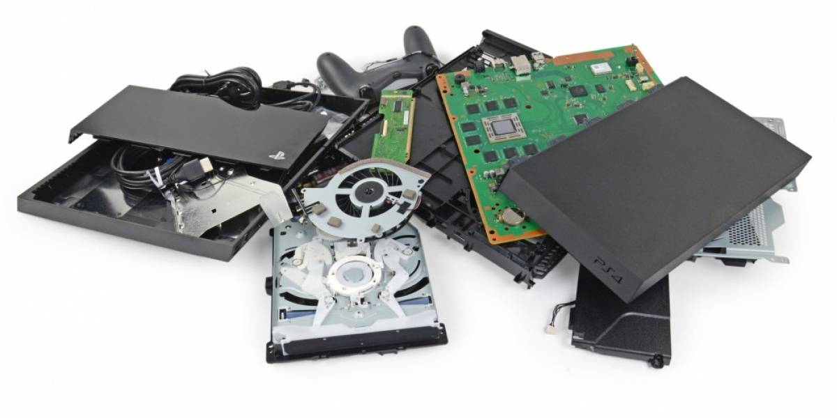 iFixit desarma una PlayStation 4 para ver qué tiene adentro