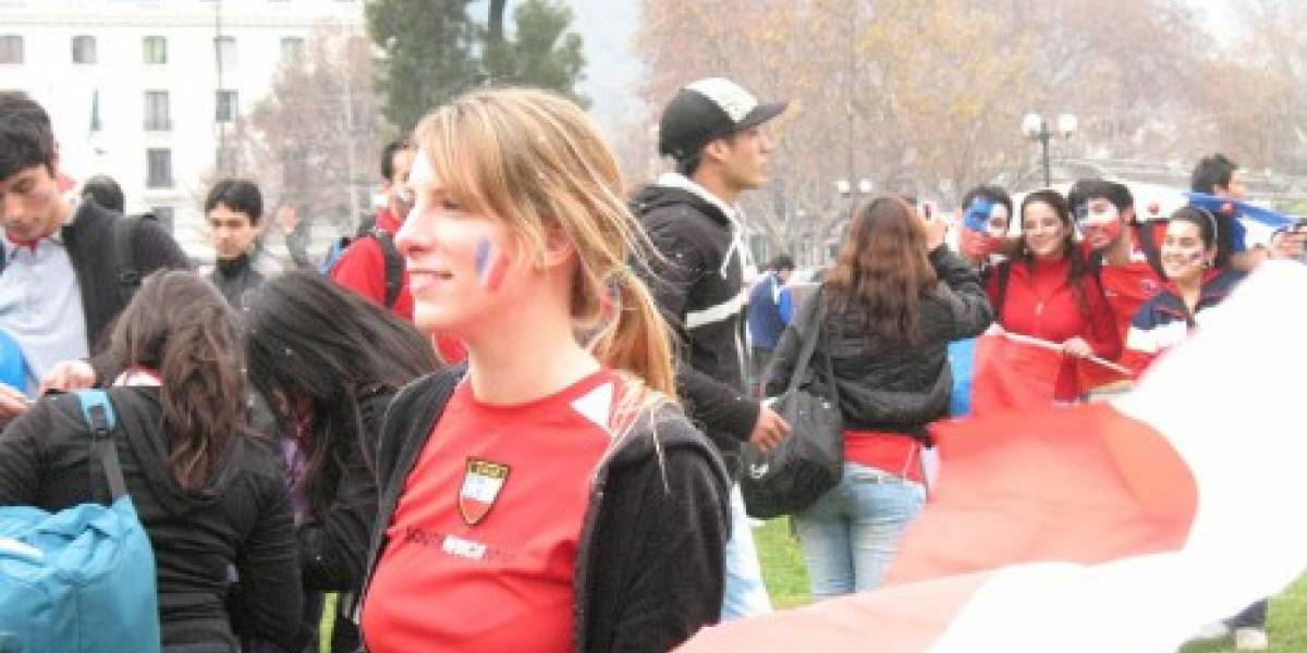 Celebrando en Plaza Italia: Booth Babes