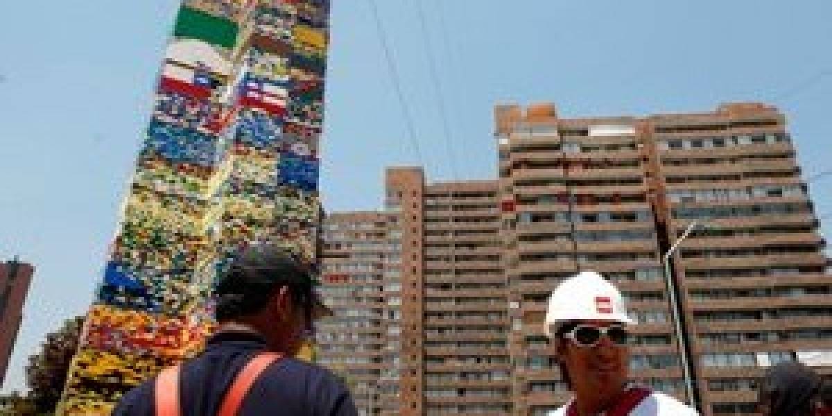 Chile: Baten récord de torre LEGO más alta del mundo