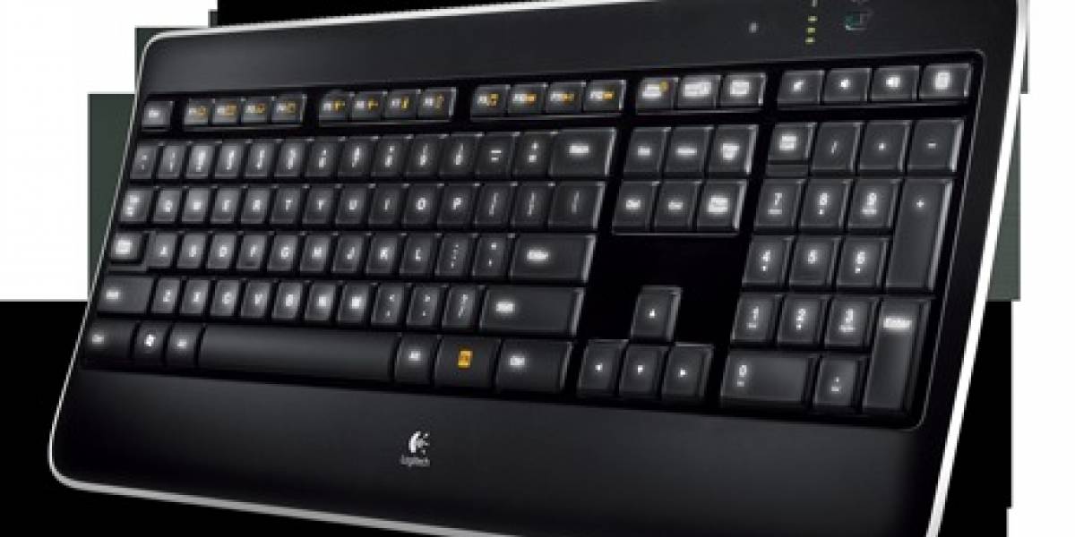 Logitech anuncia teclado K800 retroiluminado