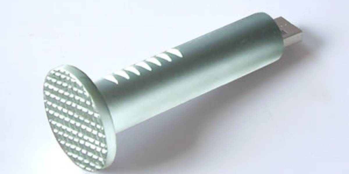 Nailed: Memoria USB con forma de clavo
