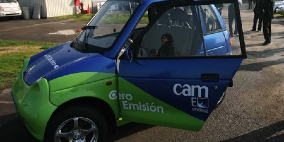 El vehículo eléctrico REVA llega a Chile