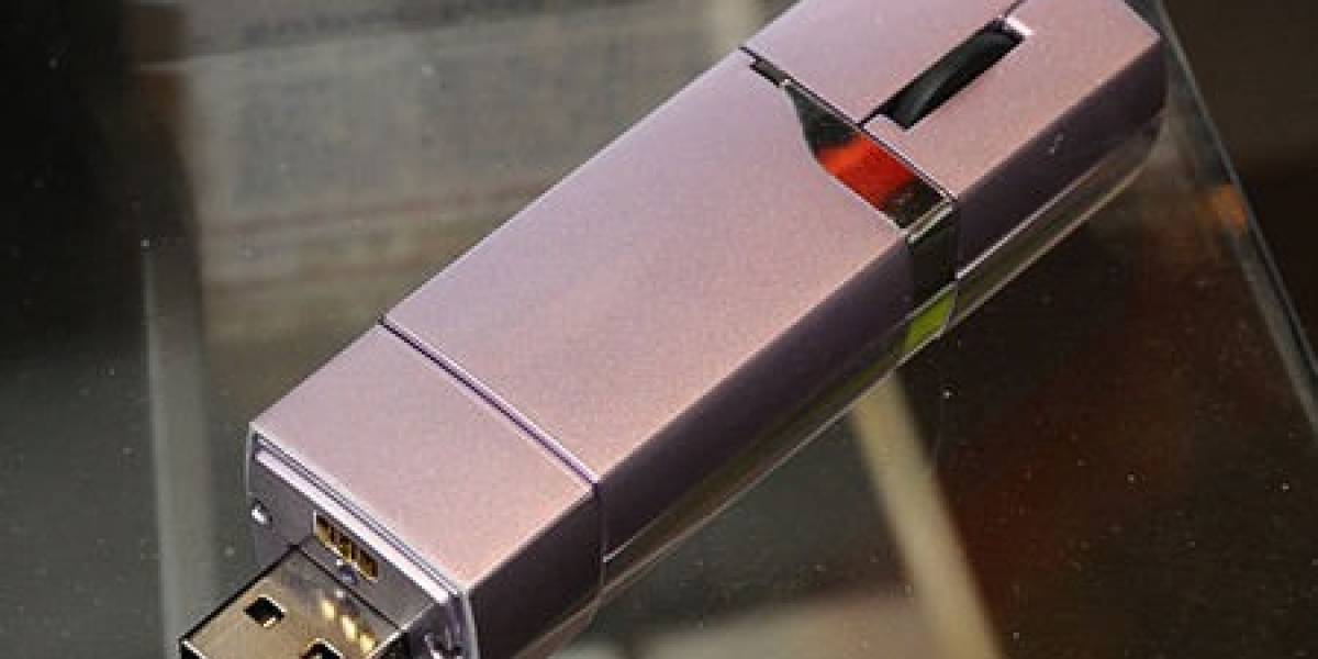 Asus MS71: Mouse inalámbrico y disco USB