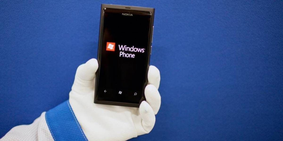 Así se fabrica el Nokia Lumia 800 (en imágenes)