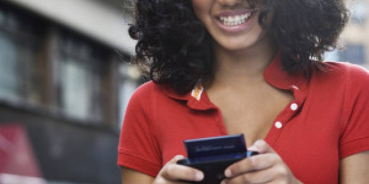 Usuarios de teléfonos inteligentes pagan de más