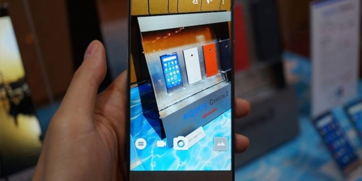 Sharp lanza el Aquos Crystal 2, otro teléfono casi sin bordes