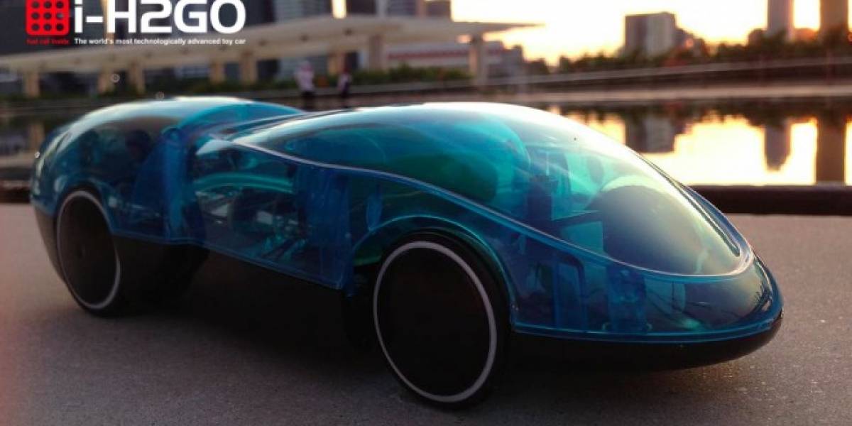 Agua, sol, un iPhone y tu coche a control remoto echa a andar