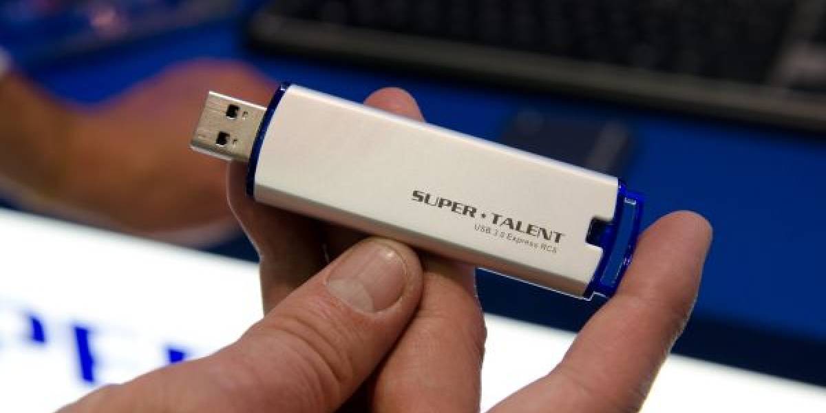 CTX2011: SuperTalent presenta pendrive USB 3.0 de 100GB