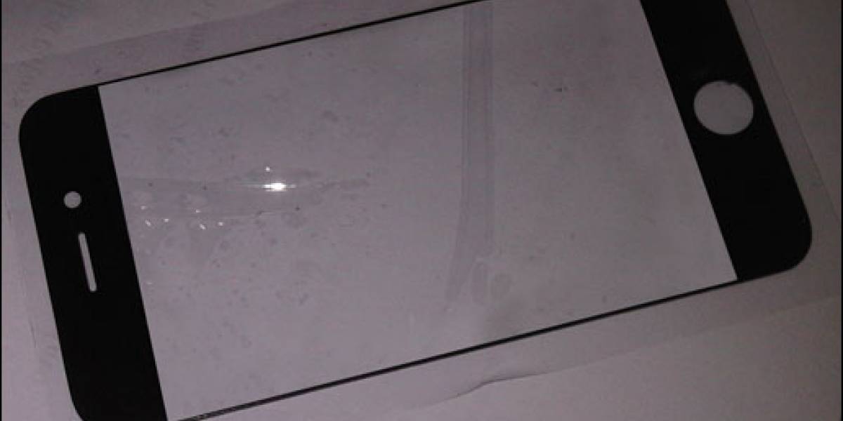 Supuesta foto del frontal del iPhone 5: ¿Pantalla de 4 pulgadas?