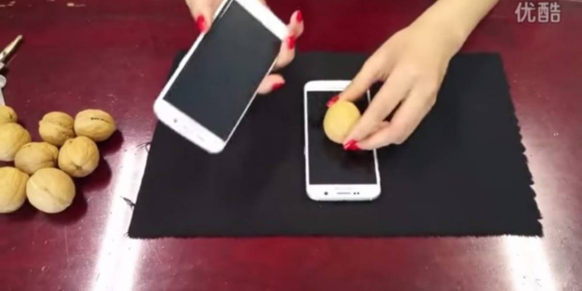 Galaxy S6 y S6 Edge son tan resistentes que pueden romper nueces sin resentirlo