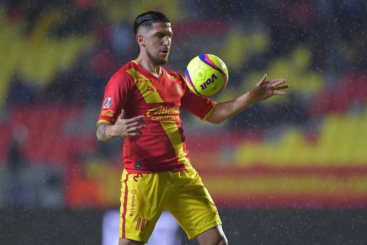 Dos chilenos se metieron en el once ideal de la fecha en 