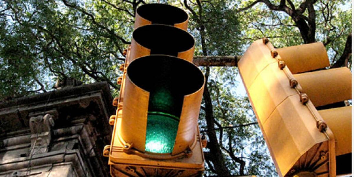 WTF: Ladrones destrozan semáforos sudafricanos para robarles las tarjetas SIM