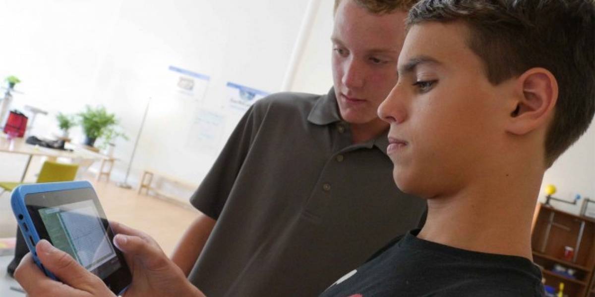 Estudio de la Universidad Católica confirma que uso de smartphones incide en el desempeño escolar