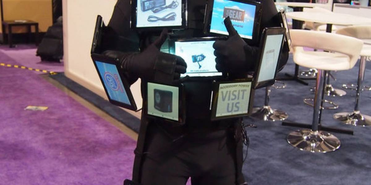 CES 2012: Es un psicópata, es un horror... ¡Es TabletMan!