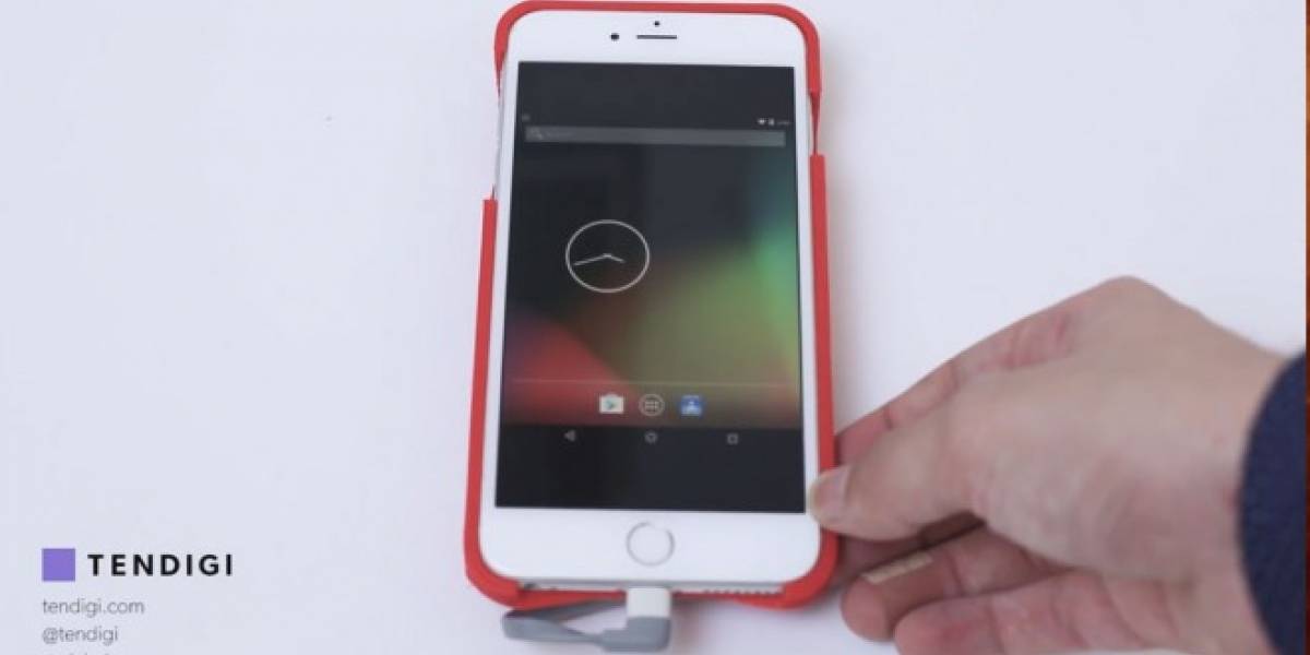 Esta carcasa permite correr Android sobre un iPhone