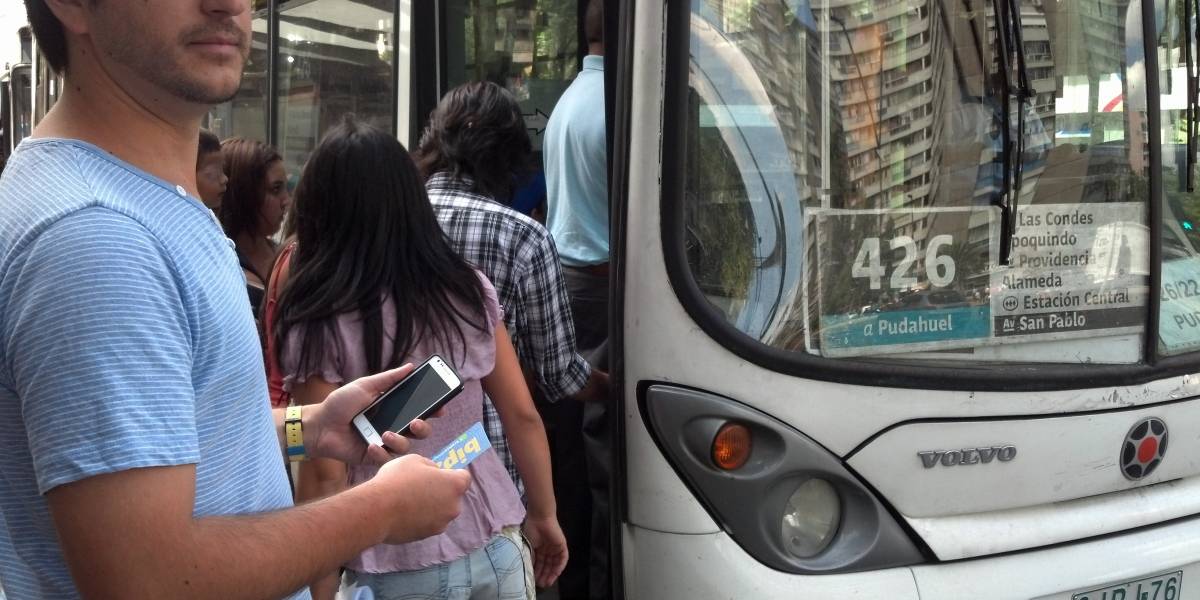 Chile: Gobierno anuncia desarrollo de plan piloto para implementar pago móvil en Transantiago