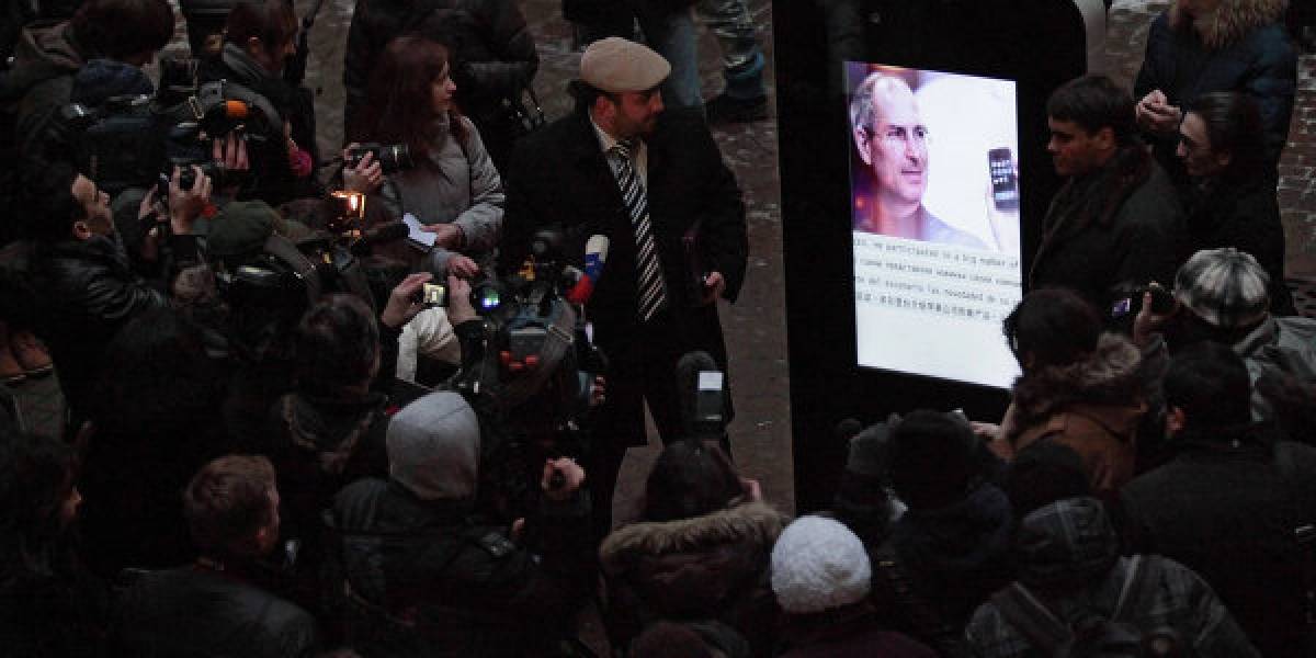 Universidad Rusa devela un memorial para Steve Jobs en San Petersburgo