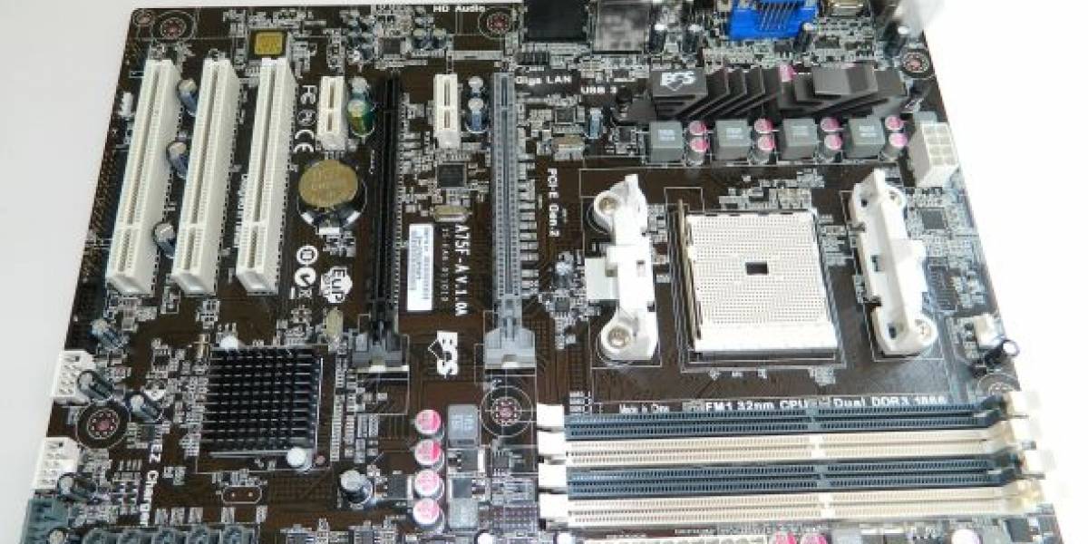 ECS A75F-A, socket FM1 en CHWLabs