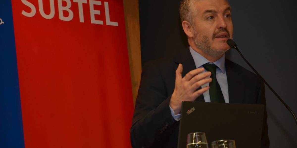 La Subtel se juntó con estudiantes de informática y telecomunicaciones