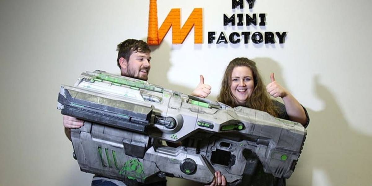 Crean réplica de tamaño real de la BFG de DOOM