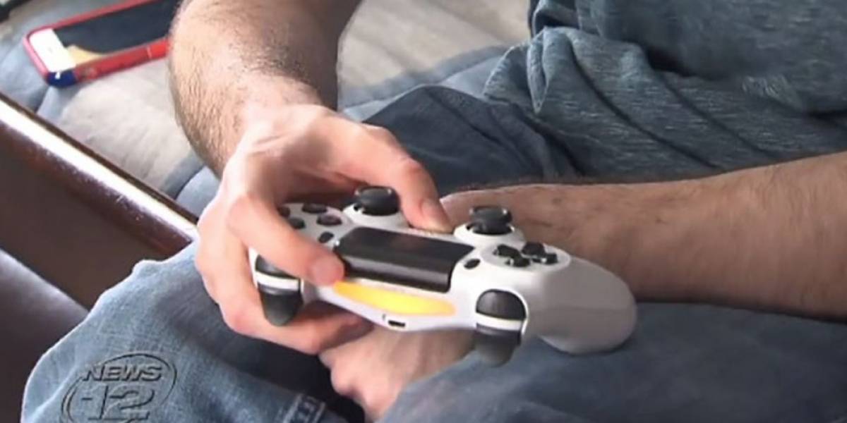 Empleado de PlayStation crea control especial para jugador con parálisis cerebral